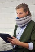 Багатофункціональна подушка Ostrichpillow Light колір блакитний (2876567) Багатофункціональна подушка Ostrichpillow Light колір блакитний (2876567)