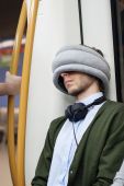 Багатофункціональна подушка Ostrichpillow Light колір сірий (2876563) Багатофункціональна подушка Ostrichpillow Light колір сірий (2876563)