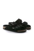 Замшеві тапочки Birkenstock Arizona Shearling чоловічі колір чорний Regular Width 752661.BLK-BLACK Замшеві тапочки Birkenstock Arizona Shearling чоловічі колір чорний Regular Width 752661.BLK-BLACK