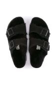 Замшеві тапочки Birkenstock Arizona Shearling чоловічі колір чорний Regular Width 752661.BLK-BLACK Замшеві тапочки Birkenstock Arizona Shearling чоловічі колір чорний Regular Width 752661.BLK-BLACK