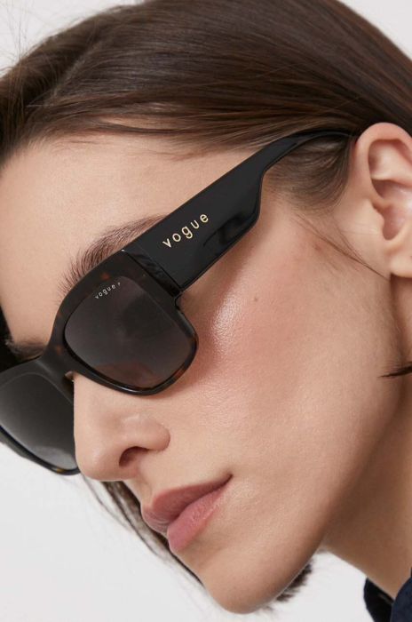 Сонцезахисні окуляри VOGUE жіночі колір сірий (3644553) Сонцезахисні окуляри VOGUE жіночі колір сірий (3644553)