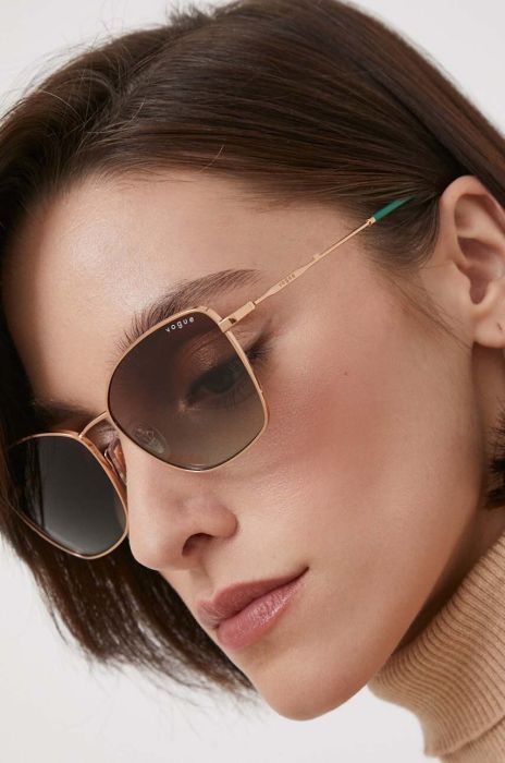 Сонцезахисні окуляри VOGUE жіночі колір коричневий (3644562) Сонцезахисні окуляри VOGUE жіночі колір коричневий (3644562)