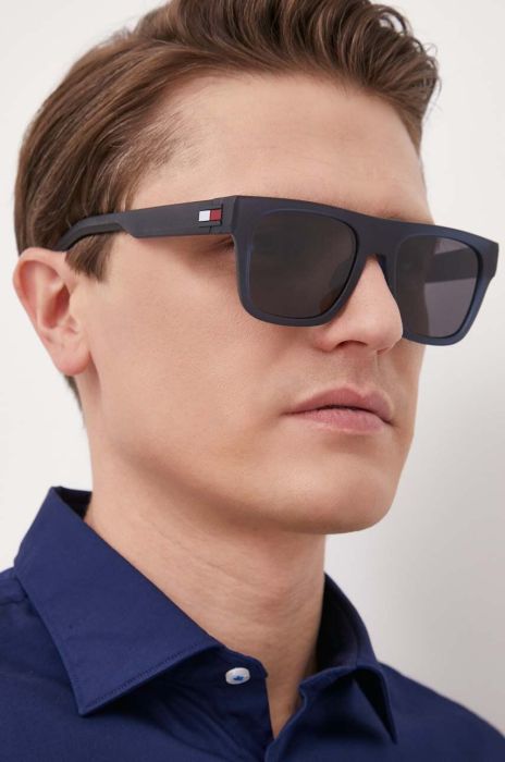 Сонцезахисні окуляри Tommy Hilfiger чоловічі колір чорний (3166041) Сонцезахисні окуляри Tommy Hilfiger чоловічі колір чорний (3166041)