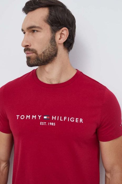 Бавовняна футболка Tommy Hilfiger колір бордовий з аплікацією Бавовняна футболка Tommy Hilfiger колір бордовий з аплікацією
