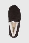 Замшеві тапочки UGG Ascot колір коричневий Замшеві тапочки UGG Ascot колір коричневий