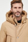 Пухова куртка Woolrich чоловіча колір бежевий зимова CFWOOU0483MRUT0001-ABR Пухова куртка Woolrich чоловіча колір бежевий зимова CFWOOU0483MRUT0001-ABR
