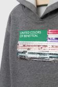 Дитяча кофта United Colors of Benetton колір сірий з капюшоном з аплікацією (2823719) Дитяча кофта United Colors of Benetton колір сірий з капюшоном з аплікацією (2823719)