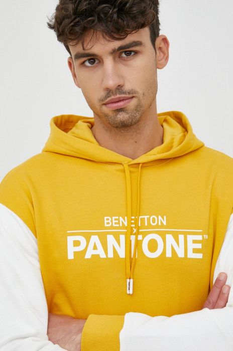 Бавовняна кофта United Colors of Benetton X Pantone чоловіча колір жовтий з капюшоном візерунок Бавовняна кофта United Colors of Benetton X Pantone чоловіча колір жовтий з капюшоном візерунок