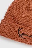 Шапка Karl Kani колір коричневий з товстого трикотажу 7050670-dark.coppe Шапка Karl Kani колір коричневий з товстого трикотажу 7050670-dark.coppe