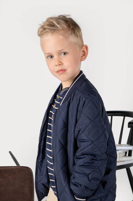 Дитяча куртка-бомбер Coccodrillo колір синій Дитяча куртка-бомбер Coccodrillo колір синій