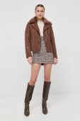 Куртка Guess жіноча колір коричневий перехідна (2732037)