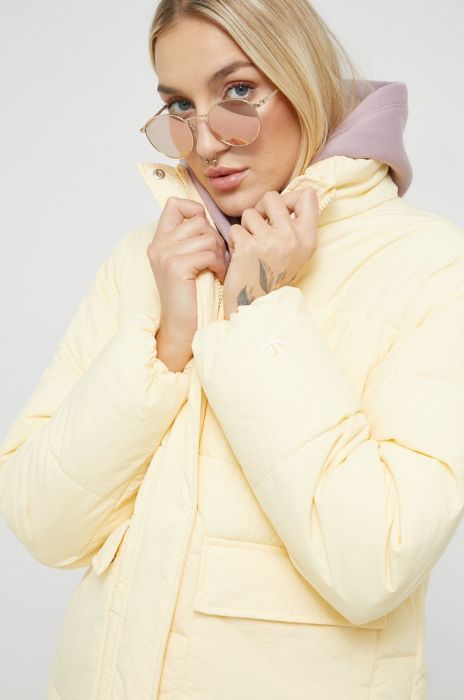 Куртка Champion жіноча колір жовтий зимова oversize 115759-EBY Куртка Champion жіноча колір жовтий зимова oversize 115759-EBY