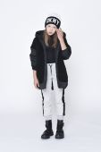 Дитяча двостороння куртка Dkny колір чорний (2698323) Дитяча двостороння куртка Dkny колір чорний (2698323)