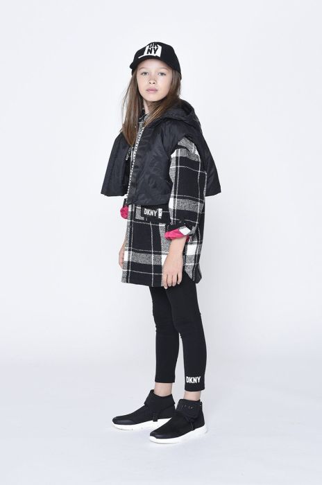 Дитяча куртка Dkny колір чорний (2698330) Дитяча куртка Dkny колір чорний (2698330)