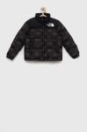 Дитяча пухова куртка The North Face TEEN PRINTED 1996 RETRO NUPTSE JACKET Колір чорний колір чорний Дитяча пухова куртка The North Face TEEN PRINTED 1996 RETRO NUPTSE JACKET Колір чорний колір чорний