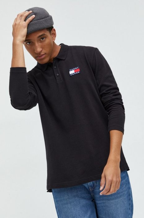 Бавовняний лонгслів Tommy Jeans колір чорний з аплікацією (2632248)