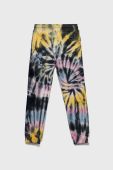 Дитячі бавовняні штани Guess візерунок колір барвистий (2452644) Дитячі бавовняні штани Guess візерунок колір барвистий (2452644)