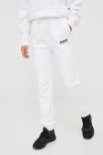Спортивні штани Guess жіночі колір білий з принтом Спортивні штани Guess жіночі колір білий з принтом