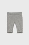 Дитячі бавовняні штани United Colors of Benetton колір сірий з аплікацією Дитячі бавовняні штани United Colors of Benetton колір сірий з аплікацією