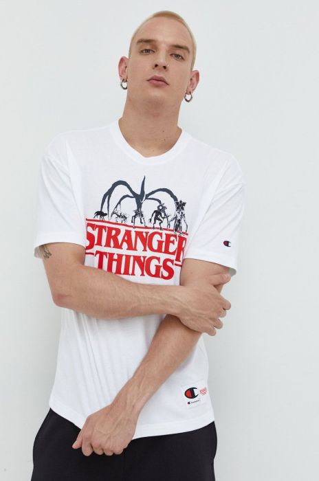 Бавовняна футболка Champion Xstranger Things колір білий з принтом (2537554) Бавовняна футболка Champion Xstranger Things колір білий з принтом (2537554)