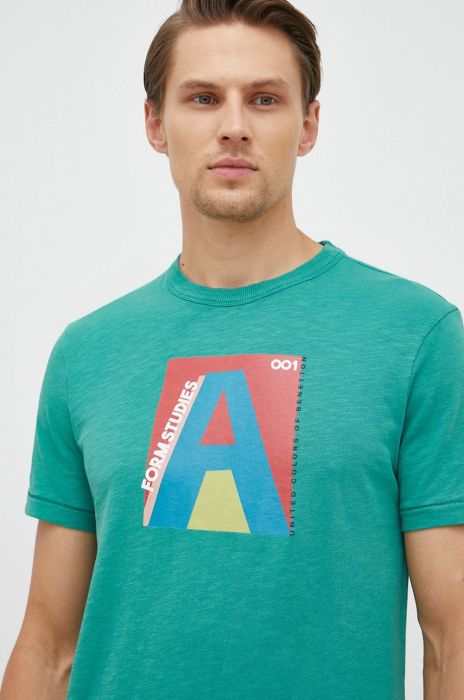 Бавовняна футболка United Colors of Benetton колір зелений з принтом (2841472) Бавовняна футболка United Colors of Benetton колір зелений з принтом (2841472)