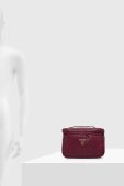 Косметичка Guess колір бордовий (3499805) Косметичка Guess колір бордовий (3499805)