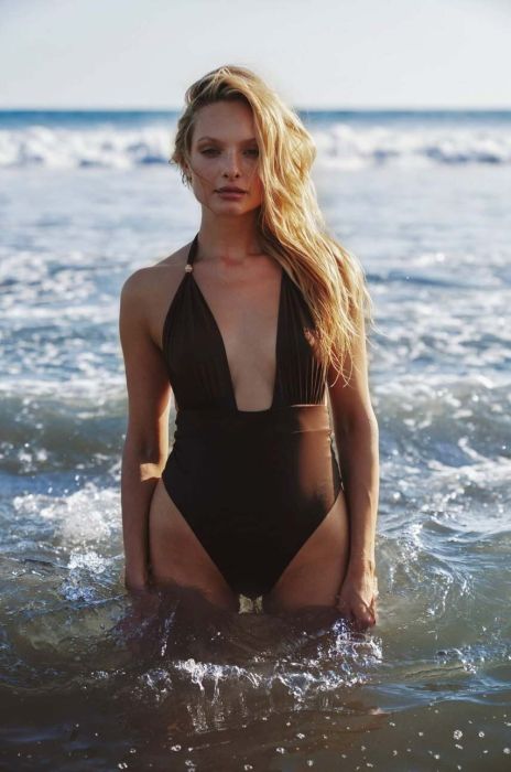 Суцільний купальник Praia Beachwear колір коричневий м'яка чашечка Суцільний купальник Praia Beachwear колір коричневий м'яка чашечка