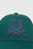 Дитяча бавовняна кепка United Colors of Benetton колір зелений з аплікацією (3466114)