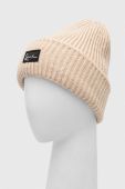 Шапка Karl Kani колір бежевий з товстого трикотажу (3650586) Шапка Karl Kani колір бежевий з товстого трикотажу (3650586)