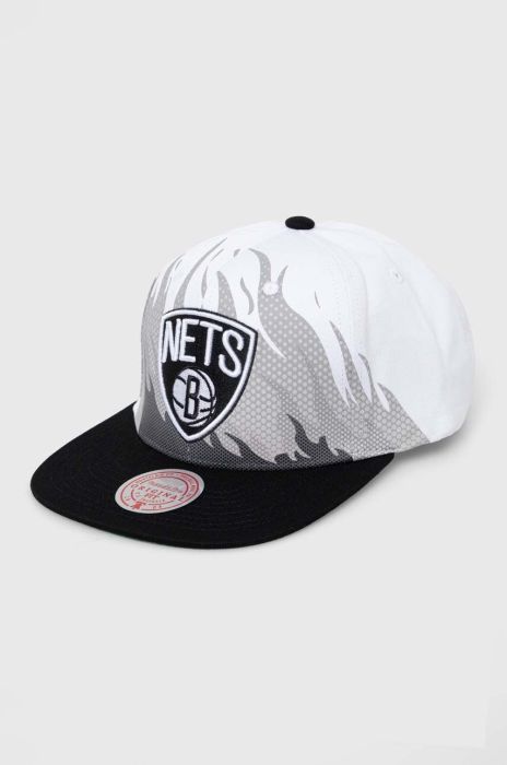 Бавовняна бейсболка Mitchell&Ness BROOKLYN NETS колір білий візерунок Бавовняна бейсболка Mitchell&Ness BROOKLYN NETS колір білий візерунок