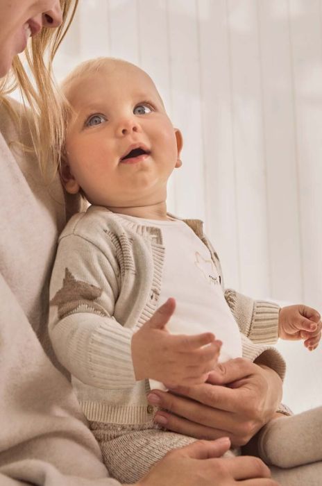 Комплект для немовлят Mayoral Newborn Gift box колір бежевий (3569740) Комплект для немовлят Mayoral Newborn Gift box колір бежевий (3569740)