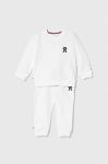Cпортивний костюм для немовлят Tommy Hilfiger колір білий (3351431) Cпортивний костюм для немовлят Tommy Hilfiger колір білий (3351431)
