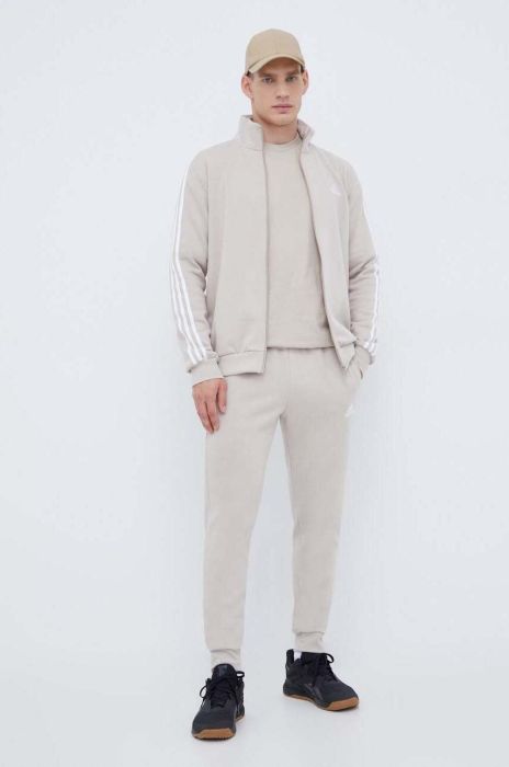 Спортивний костюм adidas чоловічий колір бежевий Спортивний костюм adidas чоловічий колір бежевий