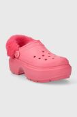 Шльопанці Crocs Stomp Lined Clog жіночі колір рожевий на платформі 208546