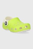 Дитячі шльопанці Crocs GLOW IN THE DARK колір зелений Дитячі шльопанці Crocs GLOW IN THE DARK колір зелений