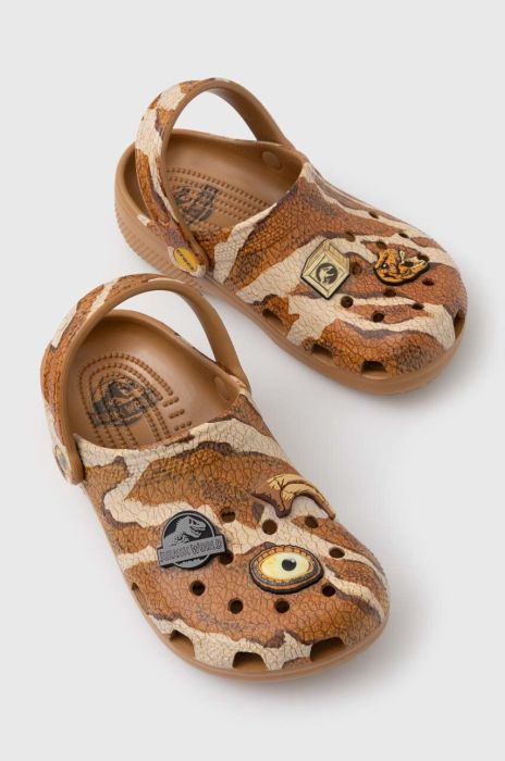Дитячі шльопанці Crocs x Jurassic World колір коричневий Дитячі шльопанці Crocs x Jurassic World колір коричневий