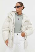 Куртка Tommy Jeans жіноча колір бежевий зимова oversize (3592970) Куртка Tommy Jeans жіноча колір бежевий зимова oversize (3592970)