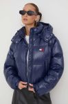 Пухова куртка Tommy Jeans жіноча колір синій зимова (3504107) Пухова куртка Tommy Jeans жіноча колір синій зимова (3504107)