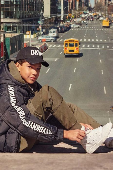 Дитяча куртка Dkny колір чорний (3458804) Дитяча куртка Dkny колір чорний (3458804)