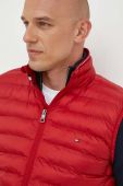 Безрукавка Tommy Hilfiger чоловічий колір червоний перехідний (3342164) Безрукавка Tommy Hilfiger чоловічий колір червоний перехідний (3342164)