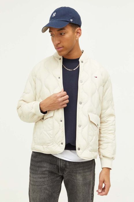 Пухова куртка Tommy Jeans чоловіча колір бежевий перехідна (3284174) Пухова куртка Tommy Jeans чоловіча колір бежевий перехідна (3284174)