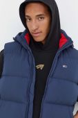 Пухова безрукавка Tommy Jeans чоловічий колір синій зимовий (3575143)