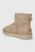Замшеві чоботи UGG Classic Mini II колір бежевий 1016222 Замшеві чоботи UGG Classic Mini II колір бежевий 1016222