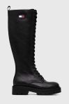 Чоботи Tommy Jeans TJW URBAN LONG SHAFT LACE UP жіночі колір чорний на плоскому ходу EN0EN02300 Чоботи Tommy Jeans TJW URBAN LONG SHAFT LACE UP жіночі колір чорний на плоскому ходу EN0EN02300