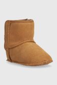 Замшеві кросівки для немовлят UGG I BABY CLASSIC колір бежевий