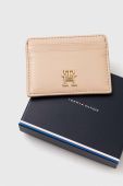 Чохол на банківські карти Tommy Hilfiger колір бежевий (3471160) Чохол на банківські карти Tommy Hilfiger колір бежевий (3471160)