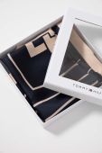 Шовкова хустка на шию Tommy Hilfiger колір синій візерунок (3474377) Шовкова хустка на шию Tommy Hilfiger колір синій візерунок (3474377)
