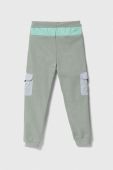 Дитячі спортивні штани Guess колір зелений візерунок (3369926) Дитячі спортивні штани Guess колір зелений візерунок (3369926)