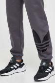 Бавовняні спортивні штани adidas Originals колір сірий з аплікацією