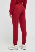 Спортивні штани Guess колір червоний з аплікацією Спортивні штани Guess колір червоний з аплікацією
